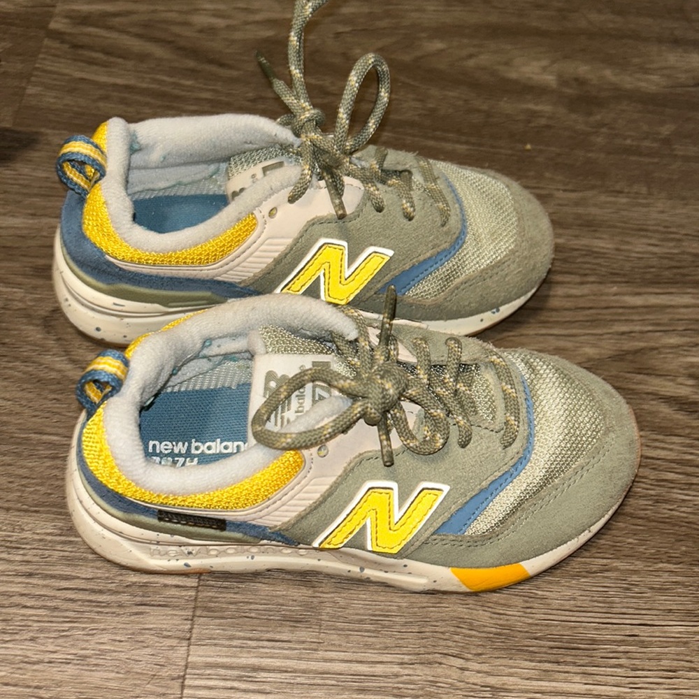 New Balance 997H Athletic Shoe